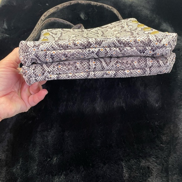 🆕 Hammitt Duke Daisy Snake Print Triple Compartment Bag, Brushed Gold Accents - Picture 7 of 14
